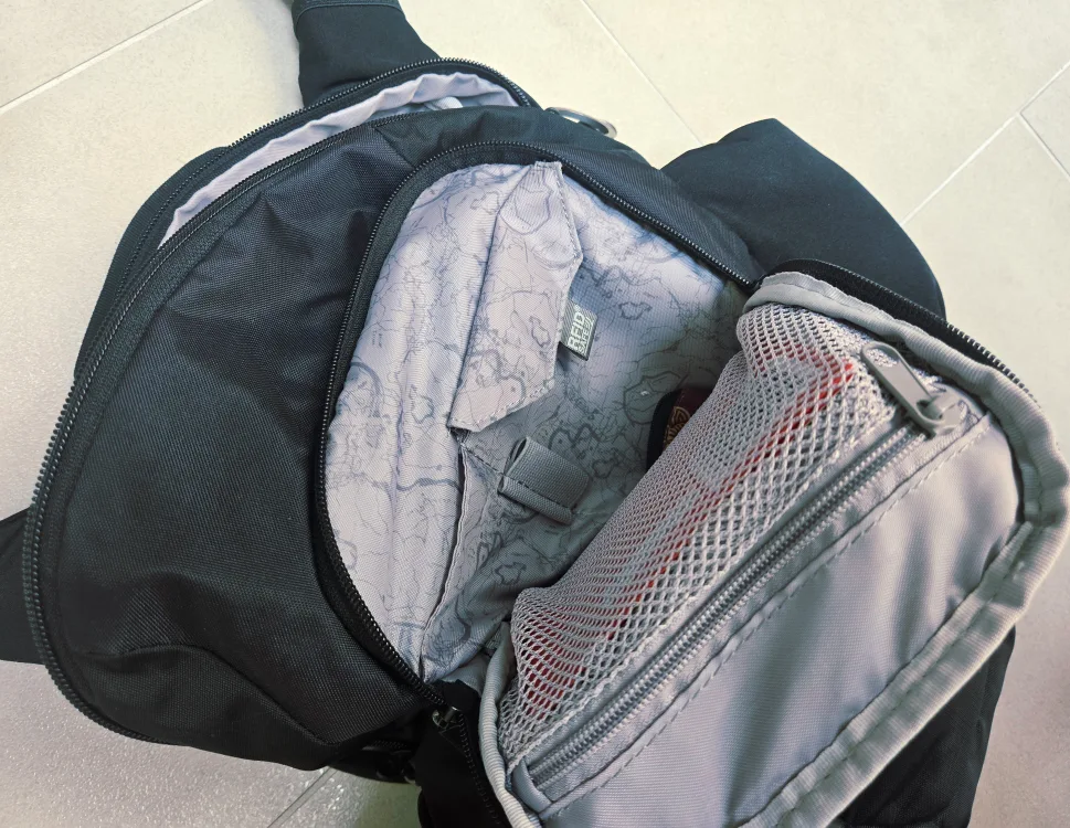 Pacsafe Anti-Theft Sling Bag - Black image indicator(3)