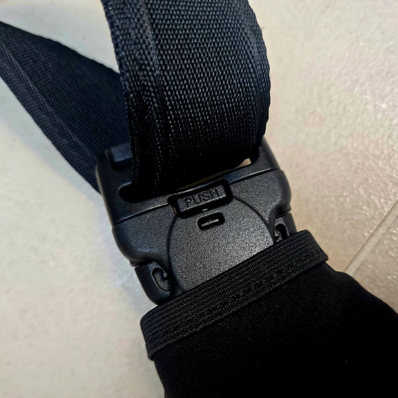 Pacsafe Anti-Theft Sling Bag - Black image indicator(6)