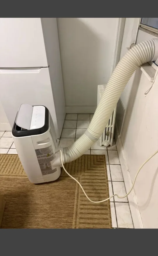 (Free Delivery) 6,000 BTU Black+Decker Portable Air Conditioner image indicator(2)