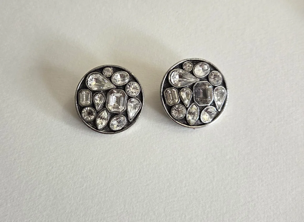 Vintage Silver Tone Clip On Earrings thumbnail