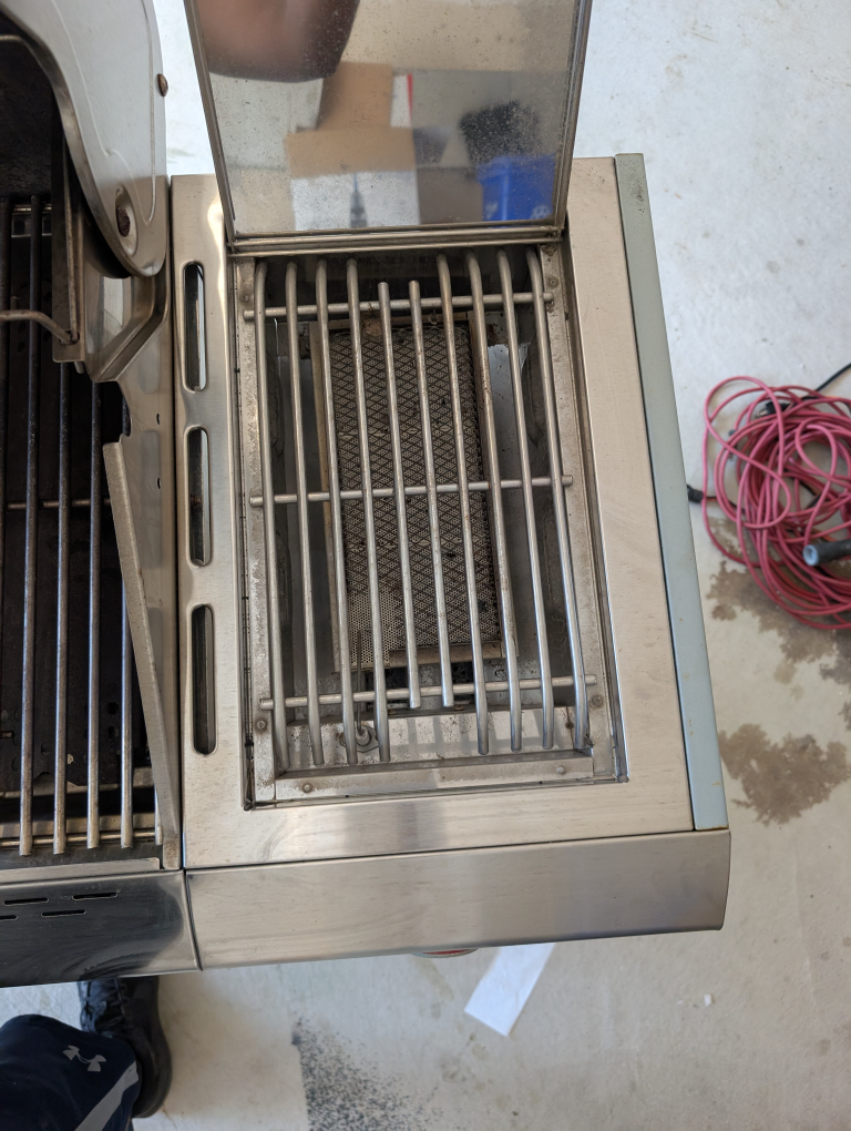Nexgrill D'Luxe Dual Energy BBQ - photo 2