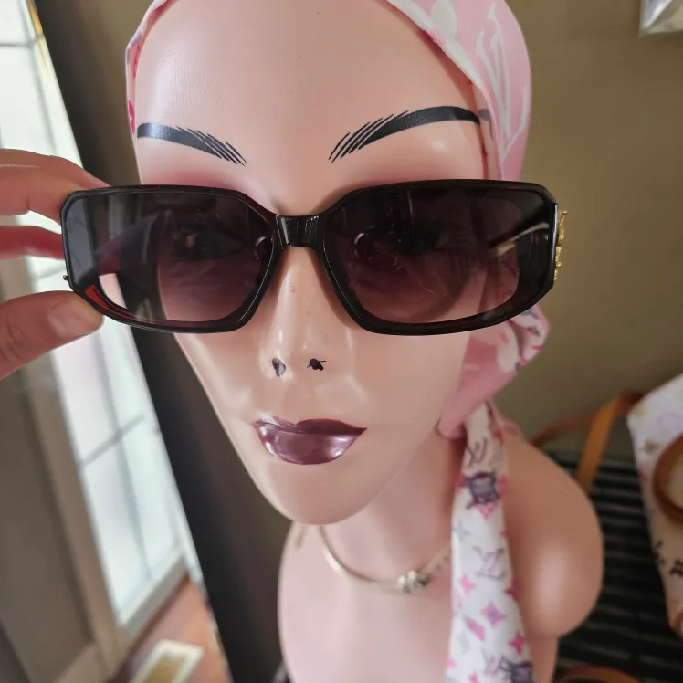 Yves Saint Laurent Sunglasses image indicator(2)