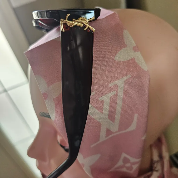 Yves Saint Laurent Sunglasses image indicator(3)