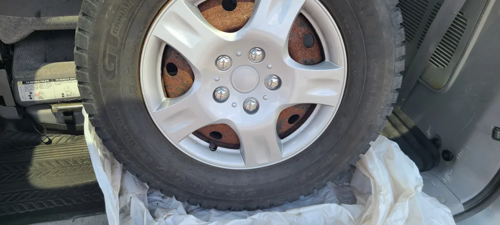 4 Barely used winter tires for sale! image indicator(2)