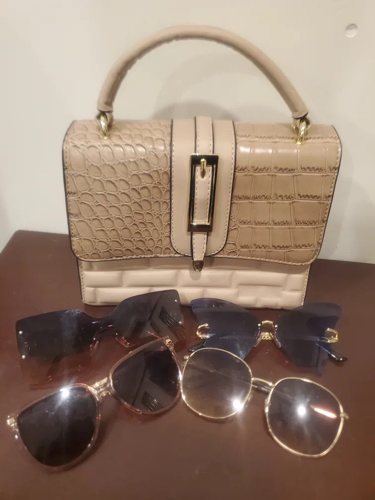 PURSE & GLASSES thumbnail