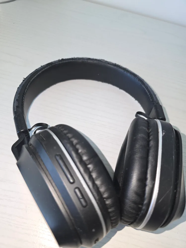 Iconix Headphones - Black thumbnail