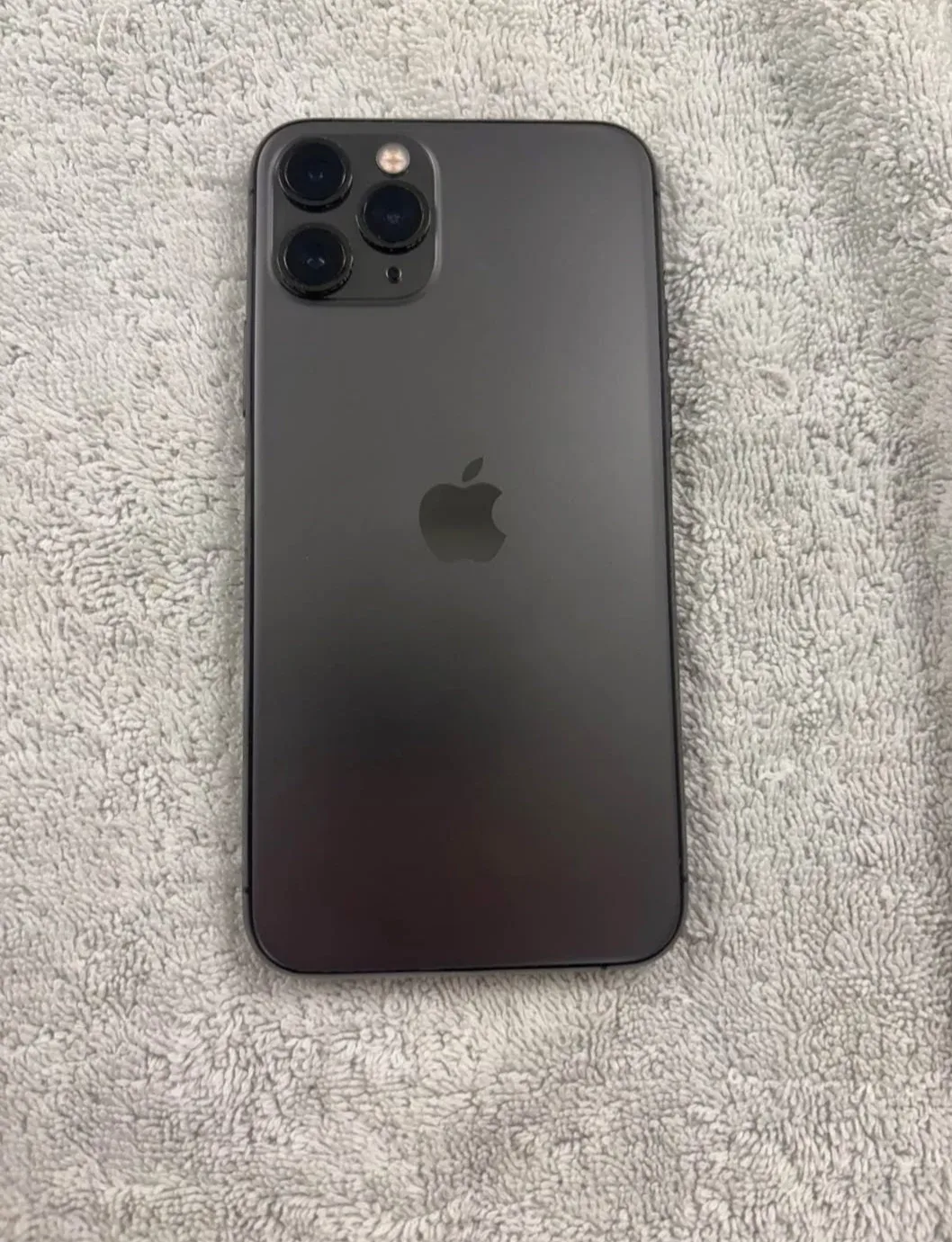 Apple iPhone 11 Pro - Great Condition! thumbnail