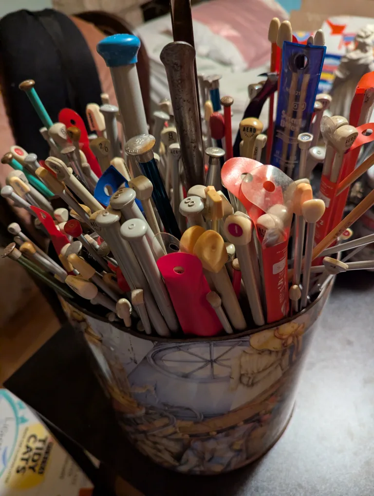 🇨🇦Mixed Lot of Knitting and crochet needles thumbnail