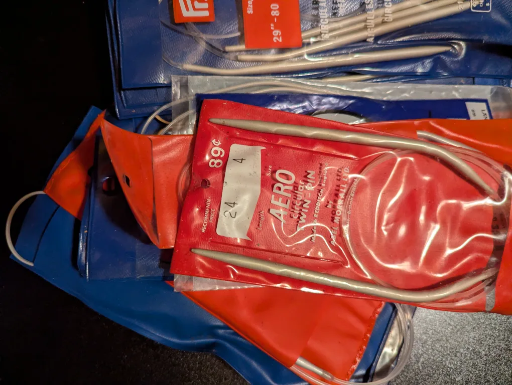 🇨🇦Mixed Lot of Knitting and crochet needles image indicator(4)