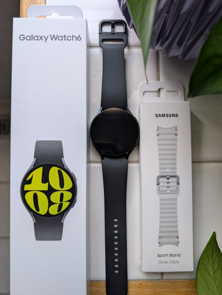 Samsung Galaxy Watch6 44mm + Sport Band