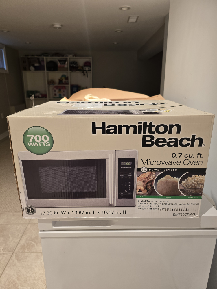 Hamilton Beach 0.7 cu. ft. Microwave Oven