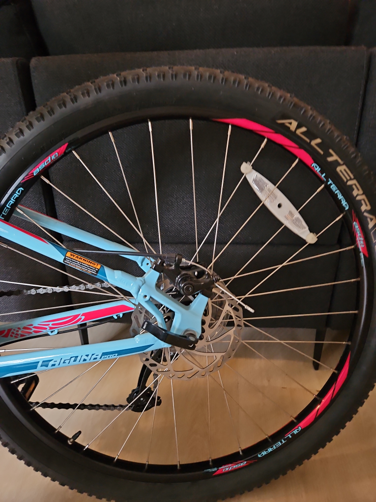 GT Laguna Pro XS Mountain Bike - Light Blue - photo 4