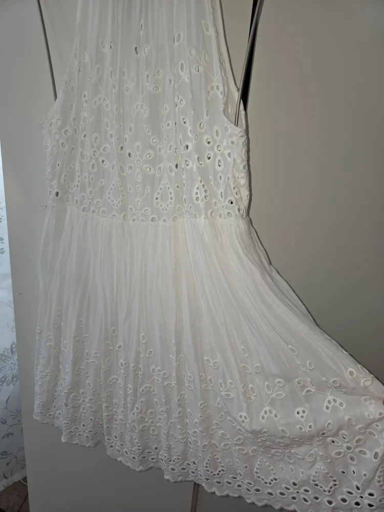 White Eyelet Dress image indicator(5)