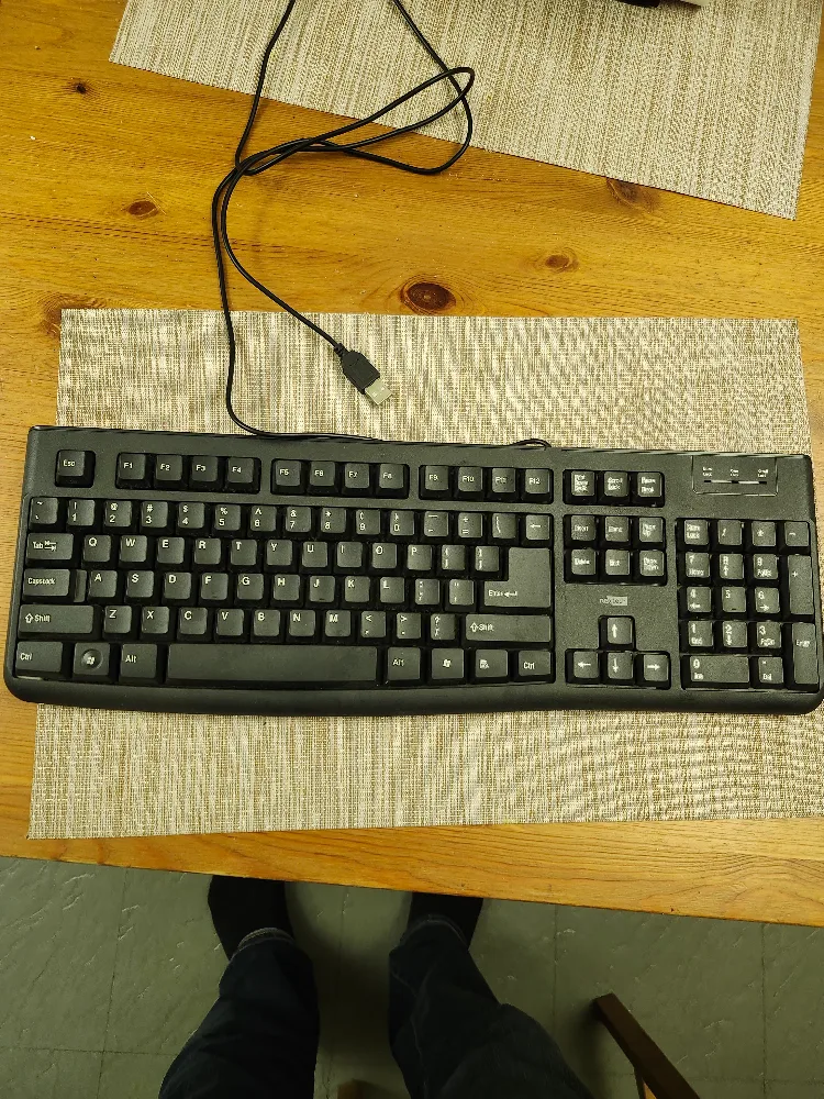 Black Computer Keyboard thumbnail