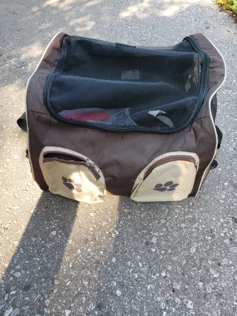 Brown Pet Carrier Bag image indicator(3)