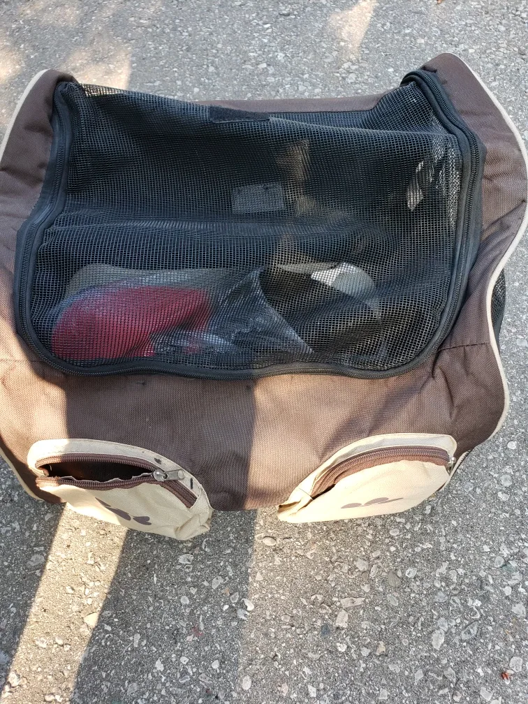 Brown Pet Carrier Bag image indicator(4)