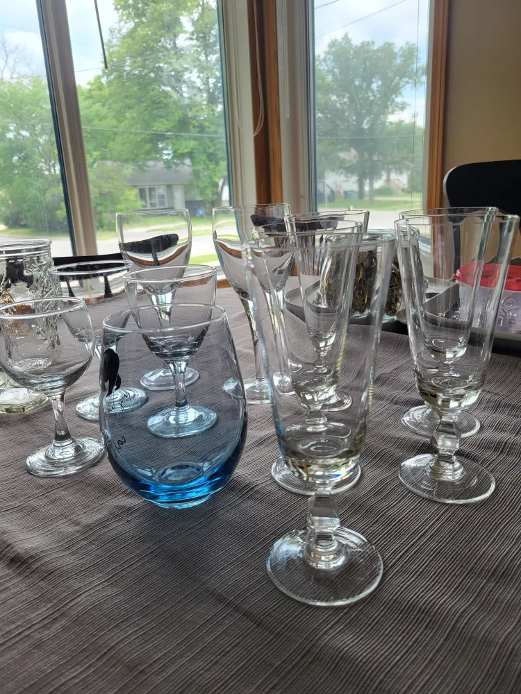 Mixed Glassware Set thumbnail