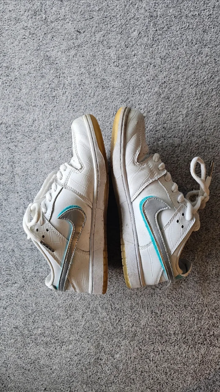 Nike SB Dunk OG Diamond White/Chrome Sneakers image indicator(4)