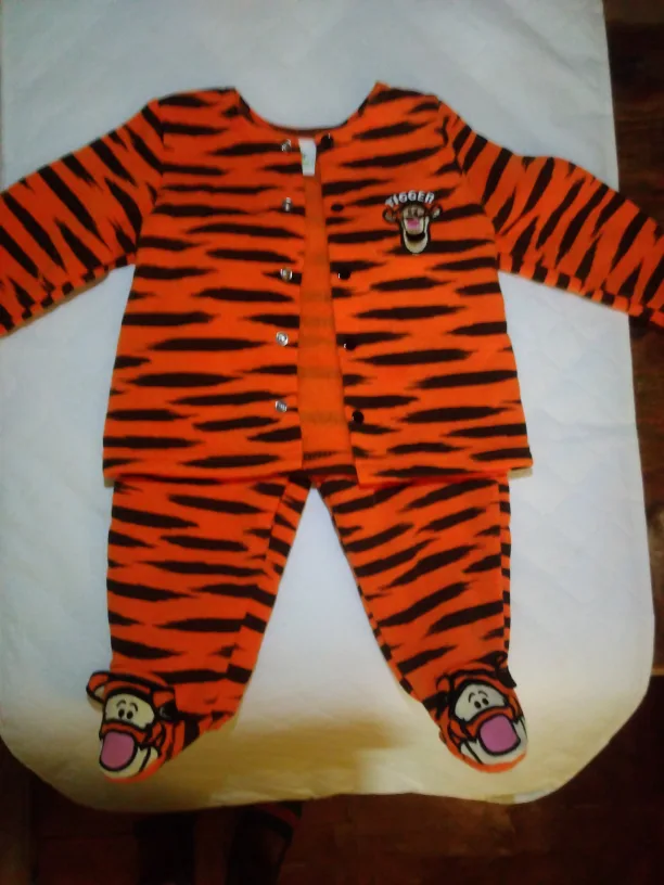 Disney Baby Tigger Outfit - Size 3/6M thumbnail