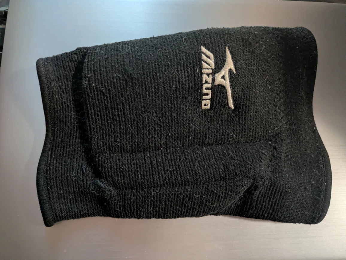 Mizuno Volleyball Knee Pad - Black image indicator(2)