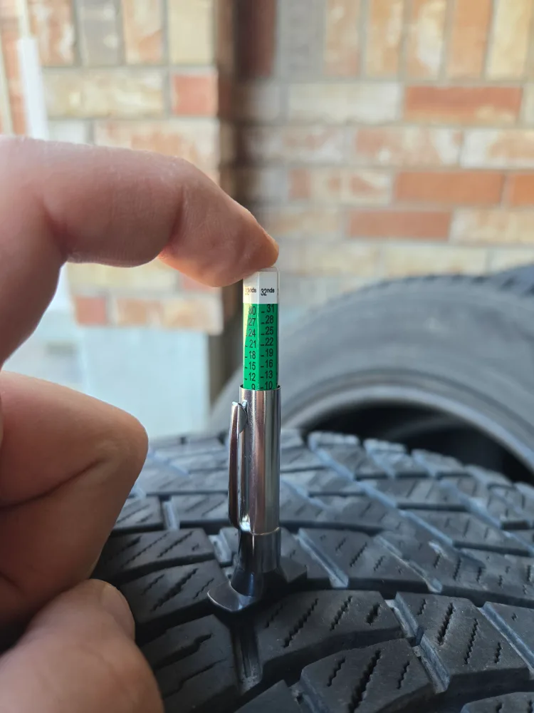 Nokian Hakkapeliitta R5 SUV 245/60R18 Winter Tires (Set of 4) image indicator(10)