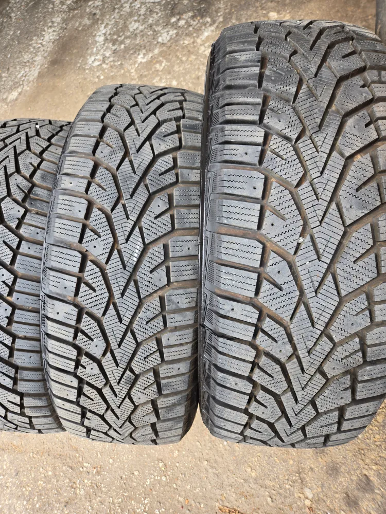 General Altimax Arctic 12 WINTER Tires 225/60R18 image indicator(10)