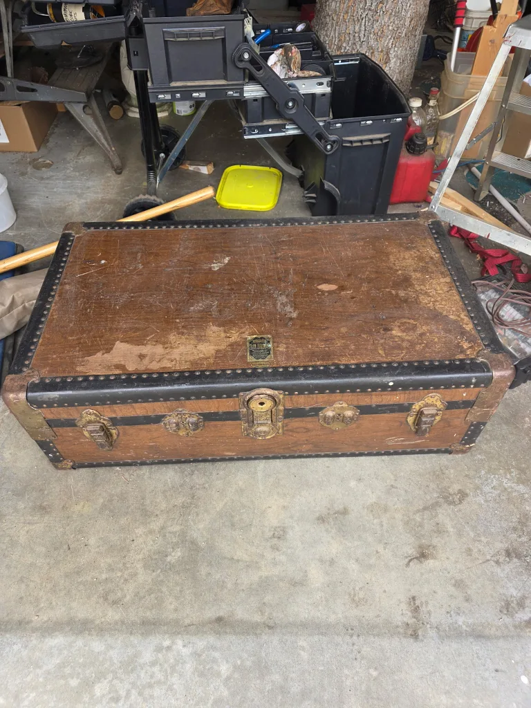 Antique Steamer Trunk thumbnail