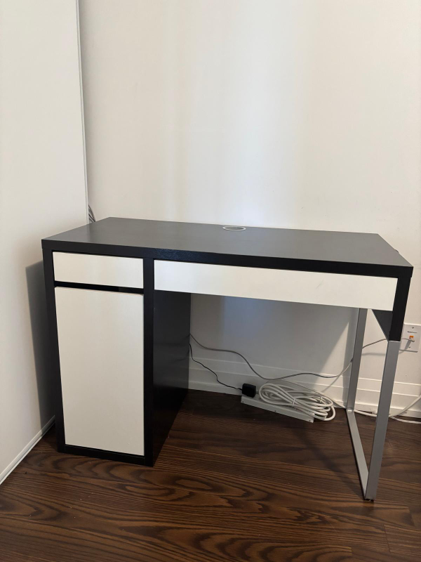 IKEA MICKE DESK