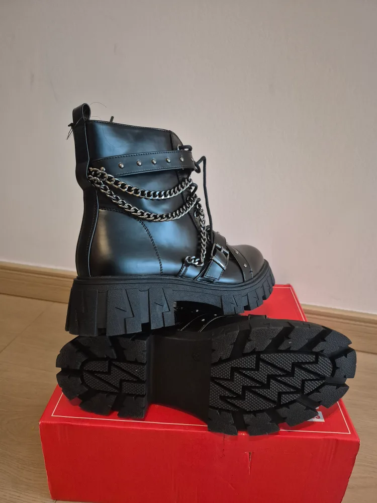 Jeossy Milan Black Chain Platform Boots image indicator(4)