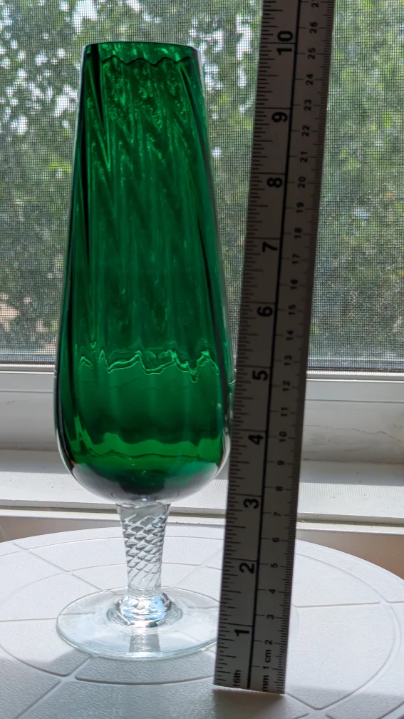 Vintage Empoli Green Wrythen Glass Vase,  10" 🇨🇦 image indicator(3)