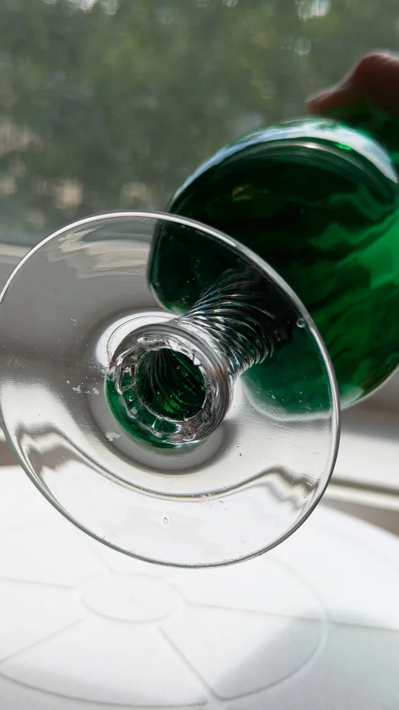 Vintage Empoli Green Wrythen Glass Vase,  10" 🇨🇦 image indicator(5)