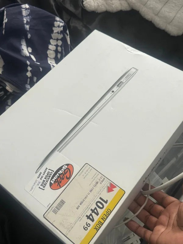 MacBook Air (2014) no fault! Looks new! image indicator(6)