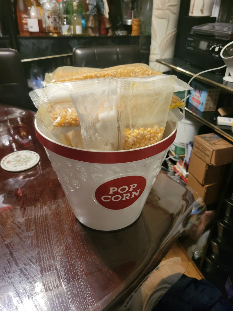 Nostalgia Cinema Style Popcorn Maker - photo 4