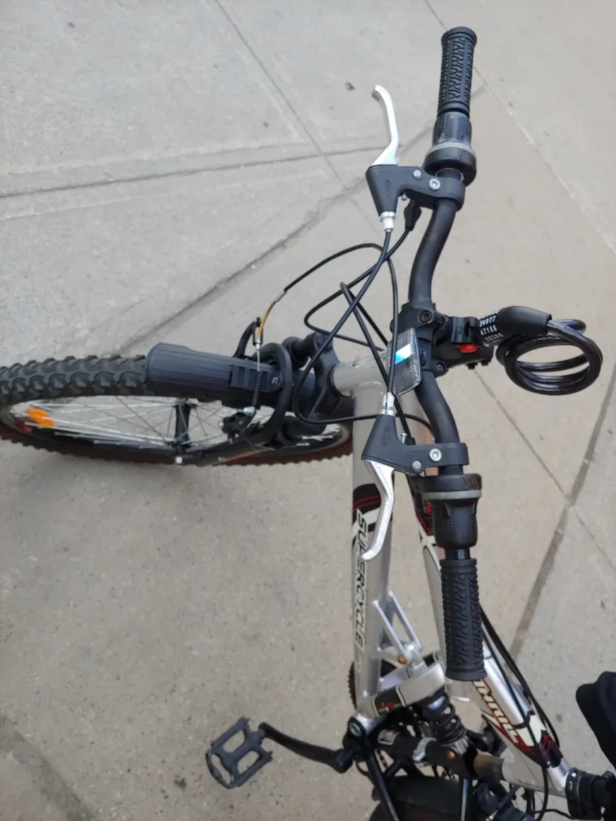 Mountain Bike, Bicycle, Shimano 21 Speed, 26in Wheels image indicator(6)