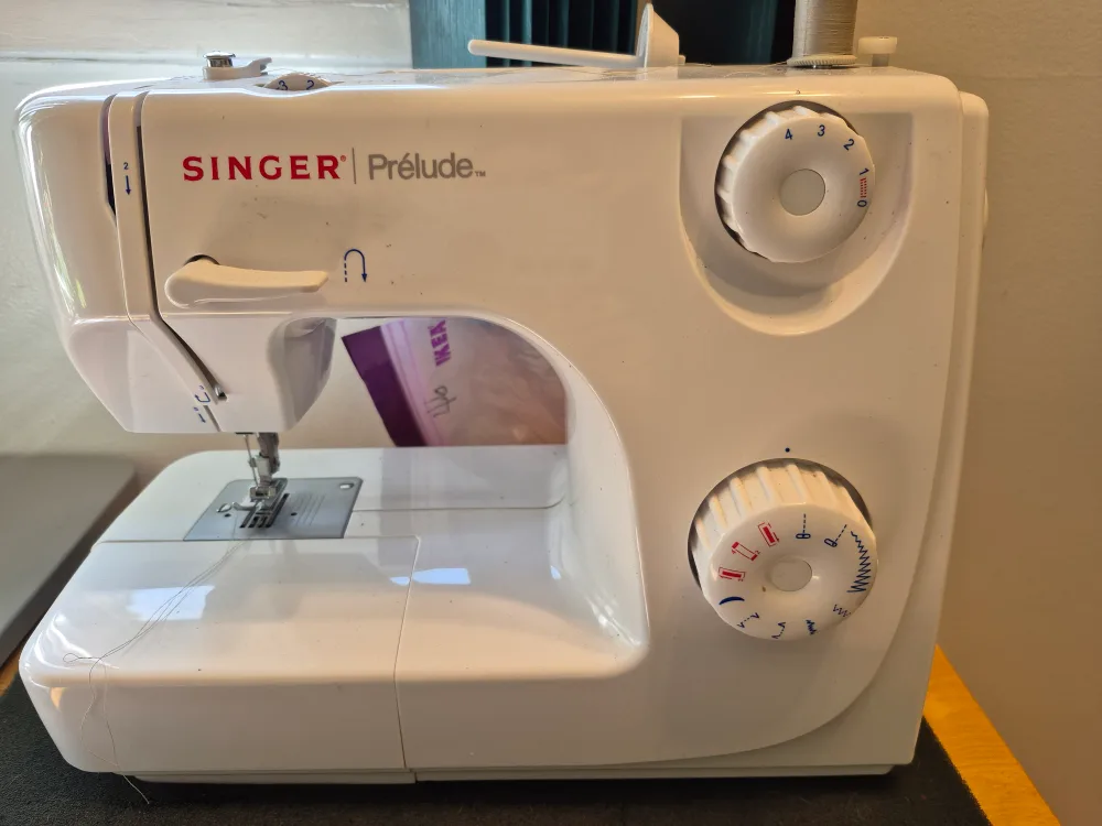 SINGER Prelude Sewing Machine thumbnail
