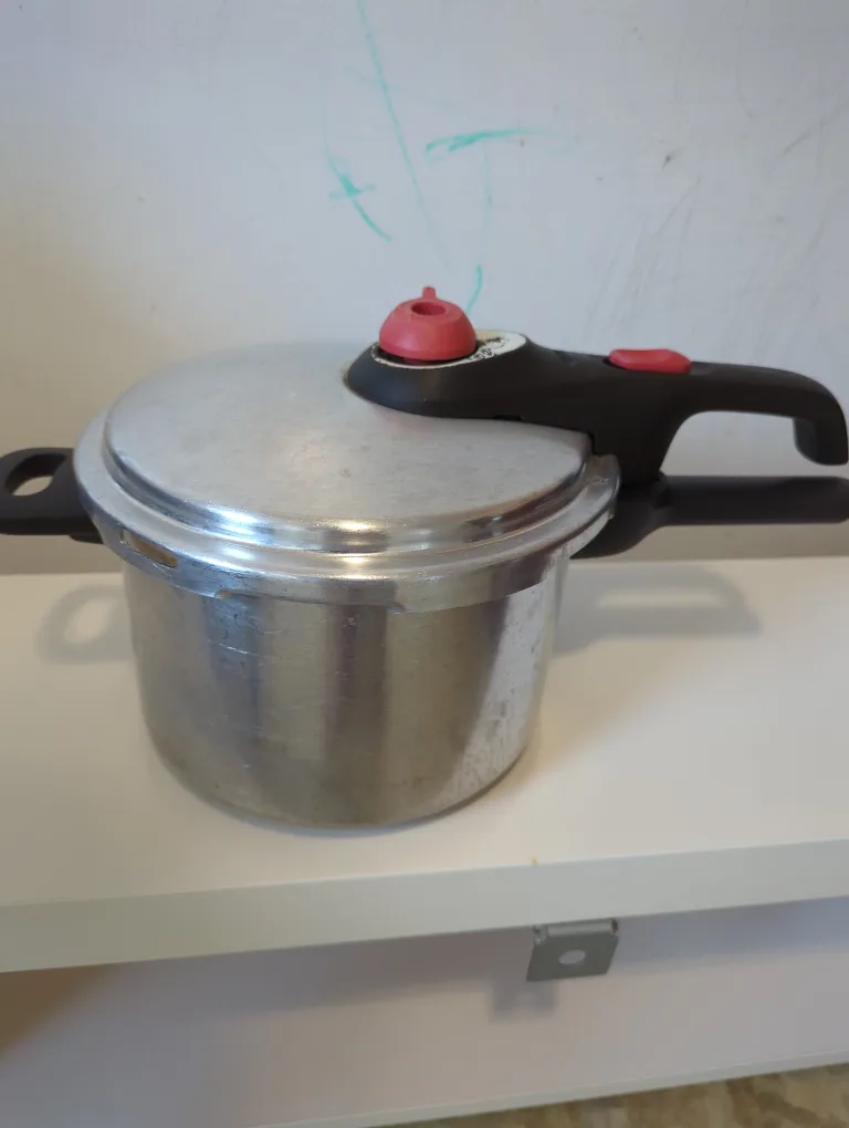 Used Pressure Cooker thumbnail