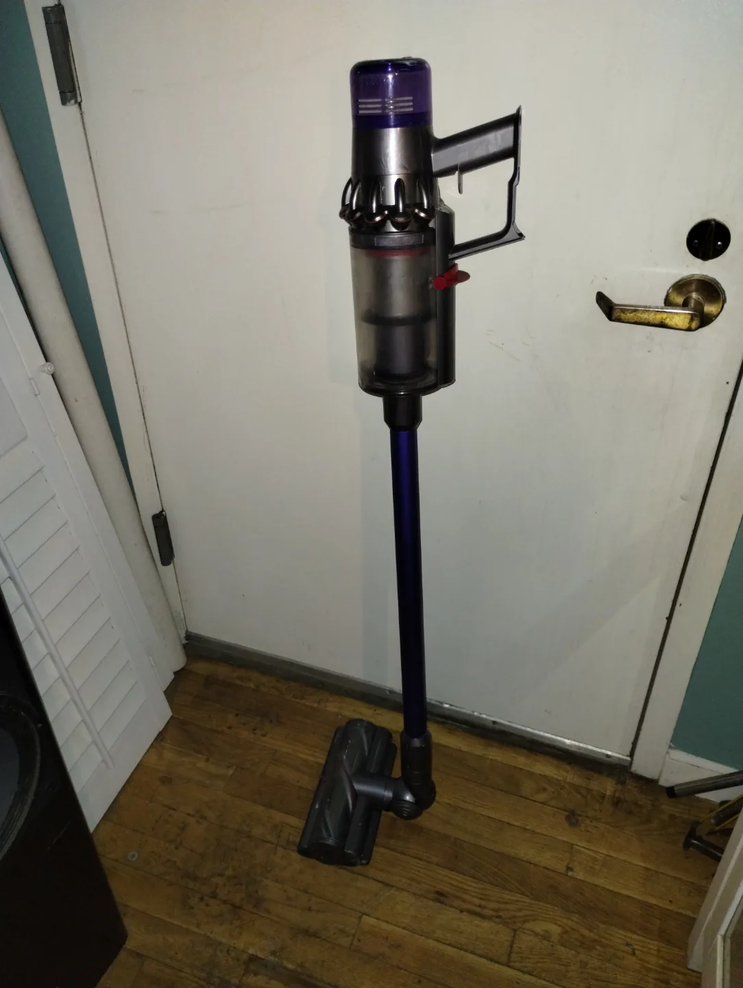 Dyson v 11 thumbnail
