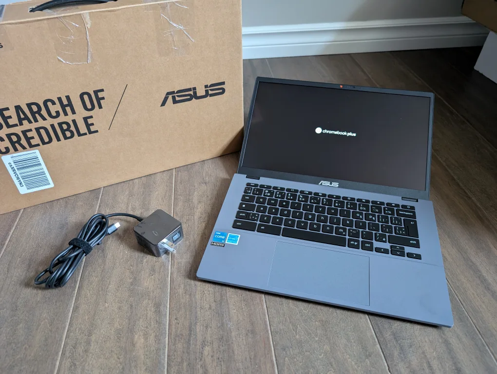 Brand New ASUS Chromebook Plus 14” Laptop For Sale image indicator(3)