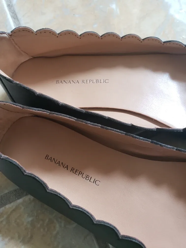 Banana Republic Black Leather Flats 🇨🇦 image indicator(3)