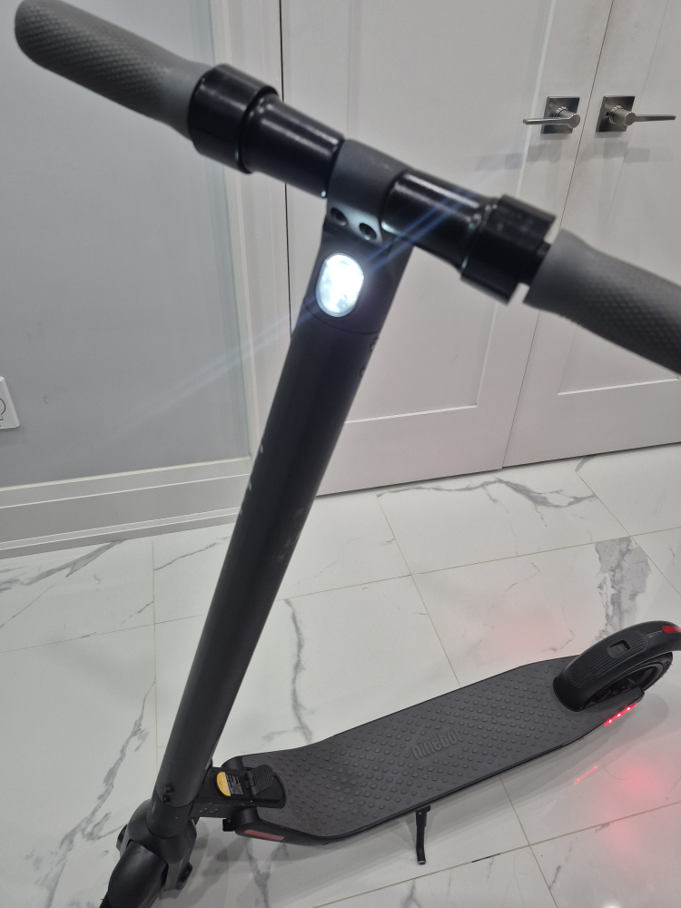 Segway Ninebot E25A Electric Scooter - Great Condition! - photo 2