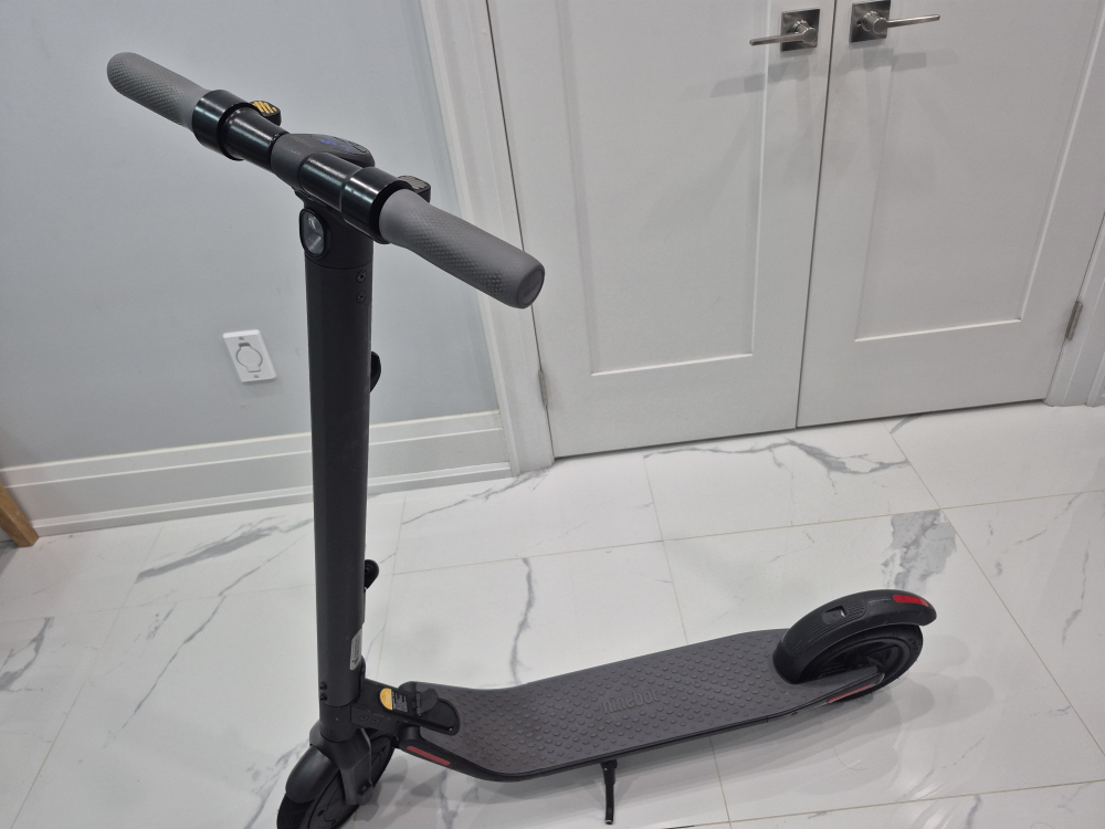 Segway Ninebot E25A Electric Scooter - Great Condition! - photo 3
