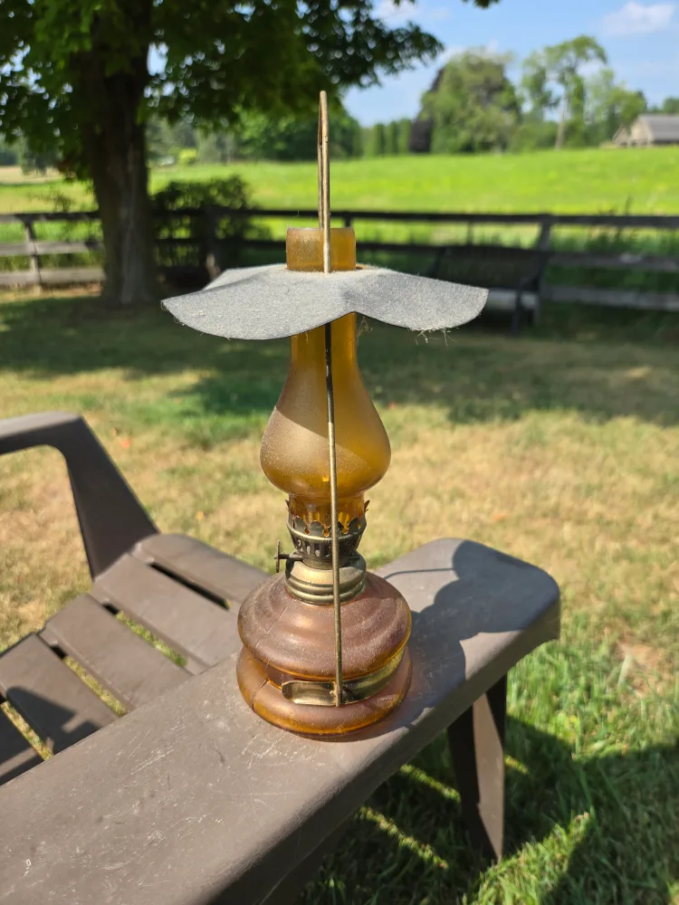 Vintage Amber Glass Oil Lamp image indicator(2)