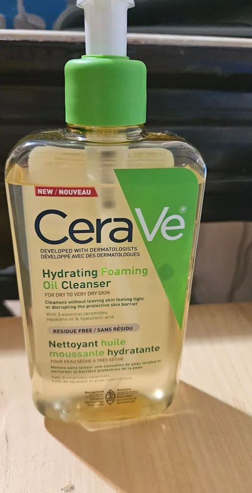 CeraVe Hydrating Foaming Oil Cleanser thumbnail