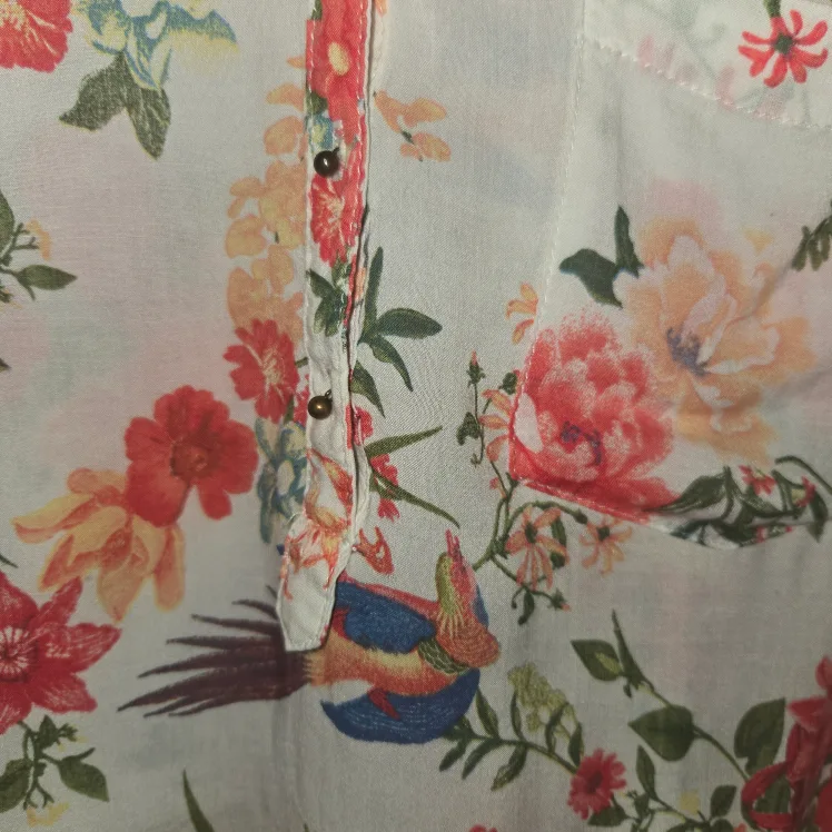 Zara Basic Floral Print Blouse - Size M image indicator(2)