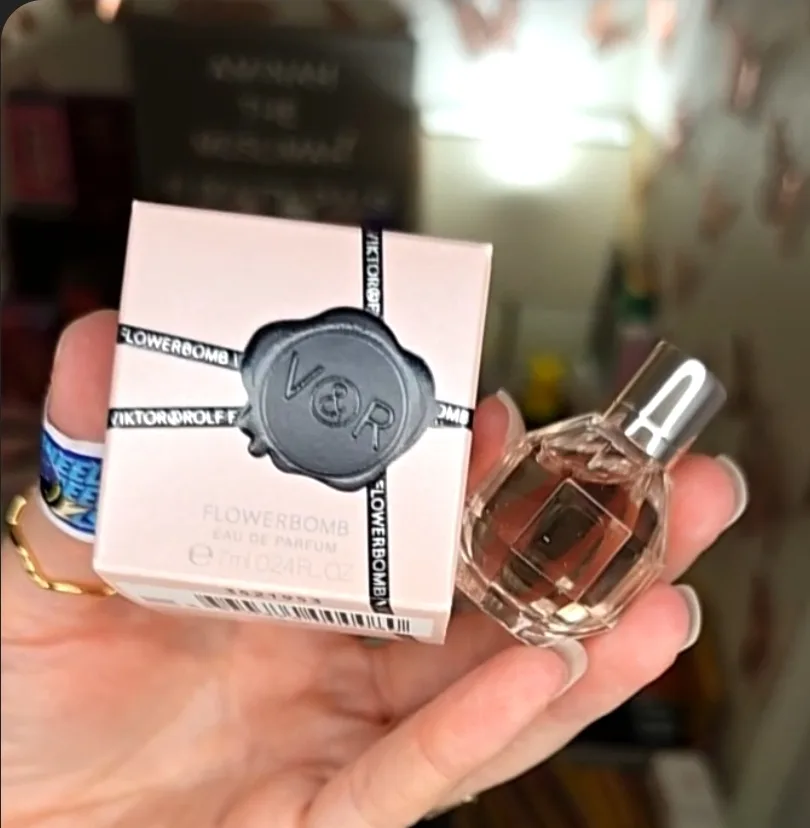 NEW (w/ box) Viktor & Rolf Flowerbomb Eau de Parfum – 7ml image indicator(2)