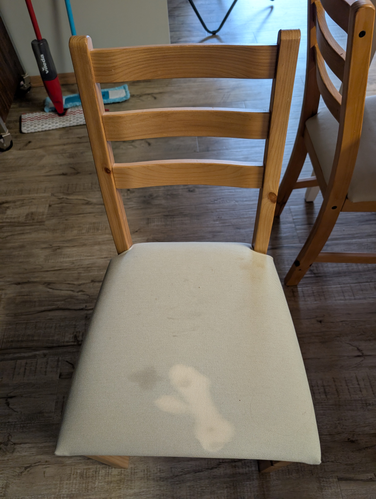 IKEA Dining Table & 4 Chairs - photo 3