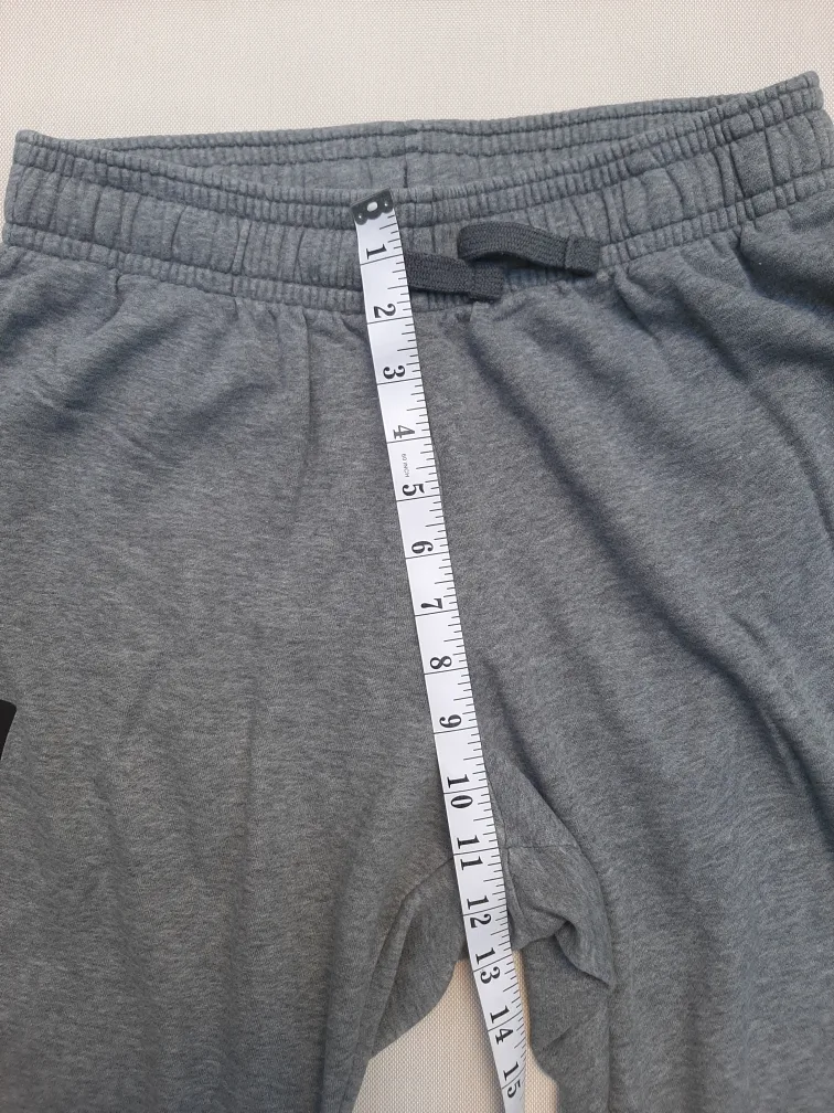 Under Armour Grey Sweatpants - Size M image indicator(6)