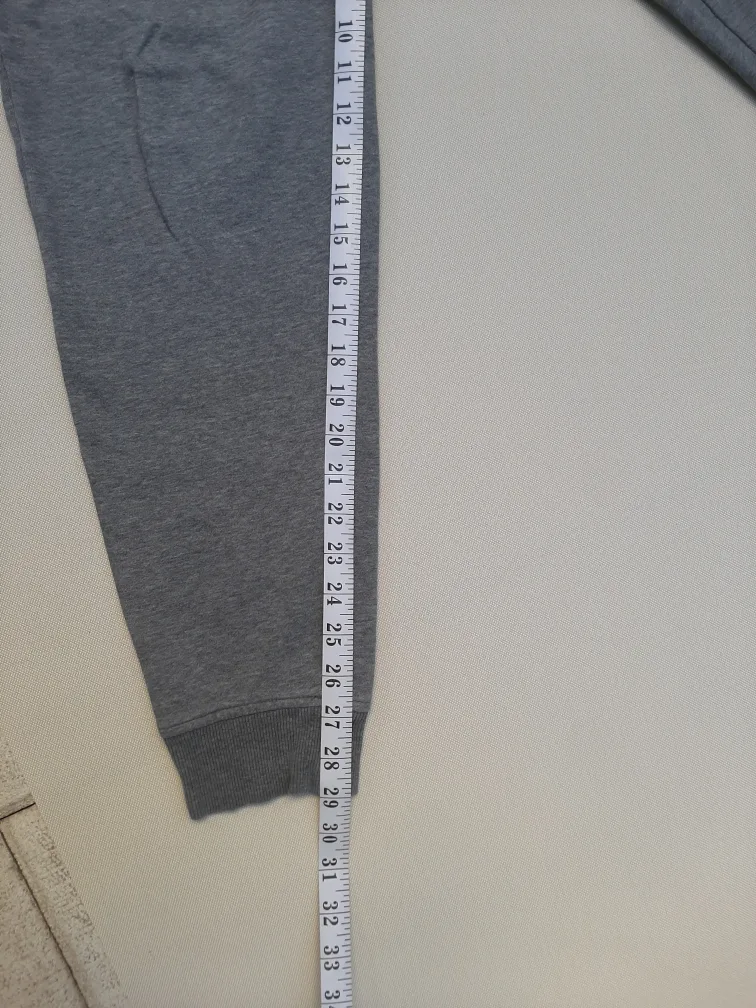 Under Armour Grey Sweatpants - Size M image indicator(7)