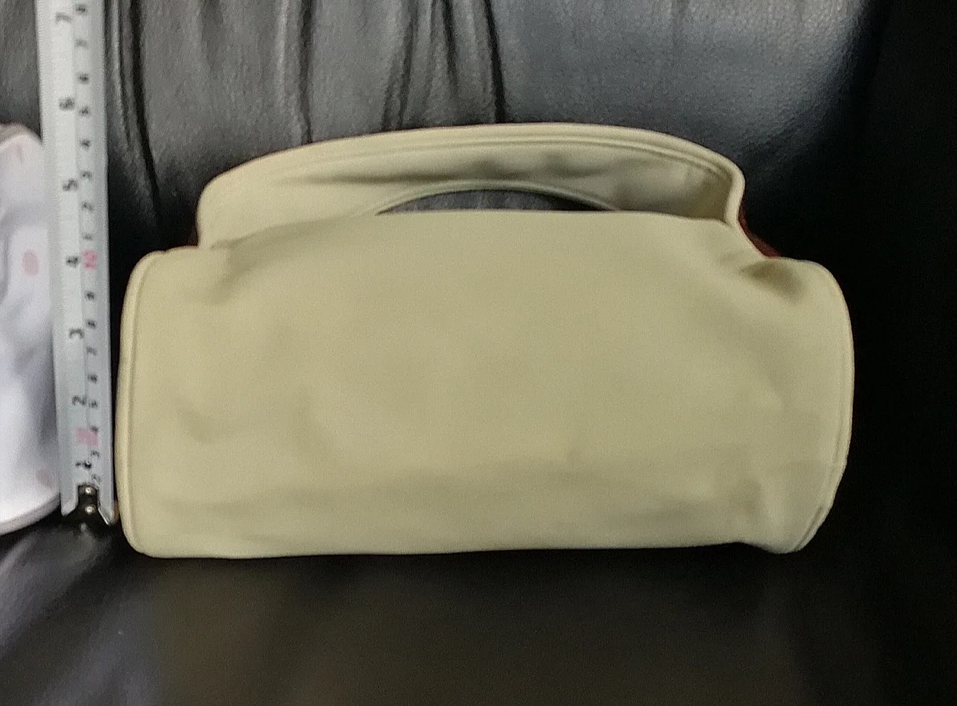 Small cosmatic bag/handbag image indicator(5)