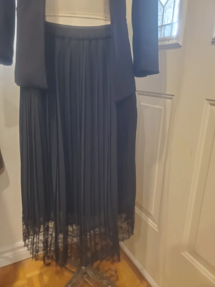 club Monaco Size 2 skirt thumbnail